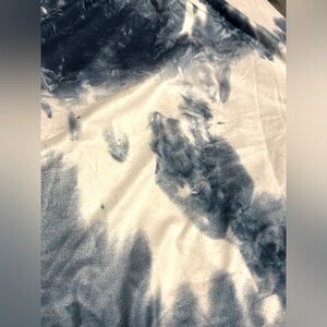 Lot of yoga tank tops (3)